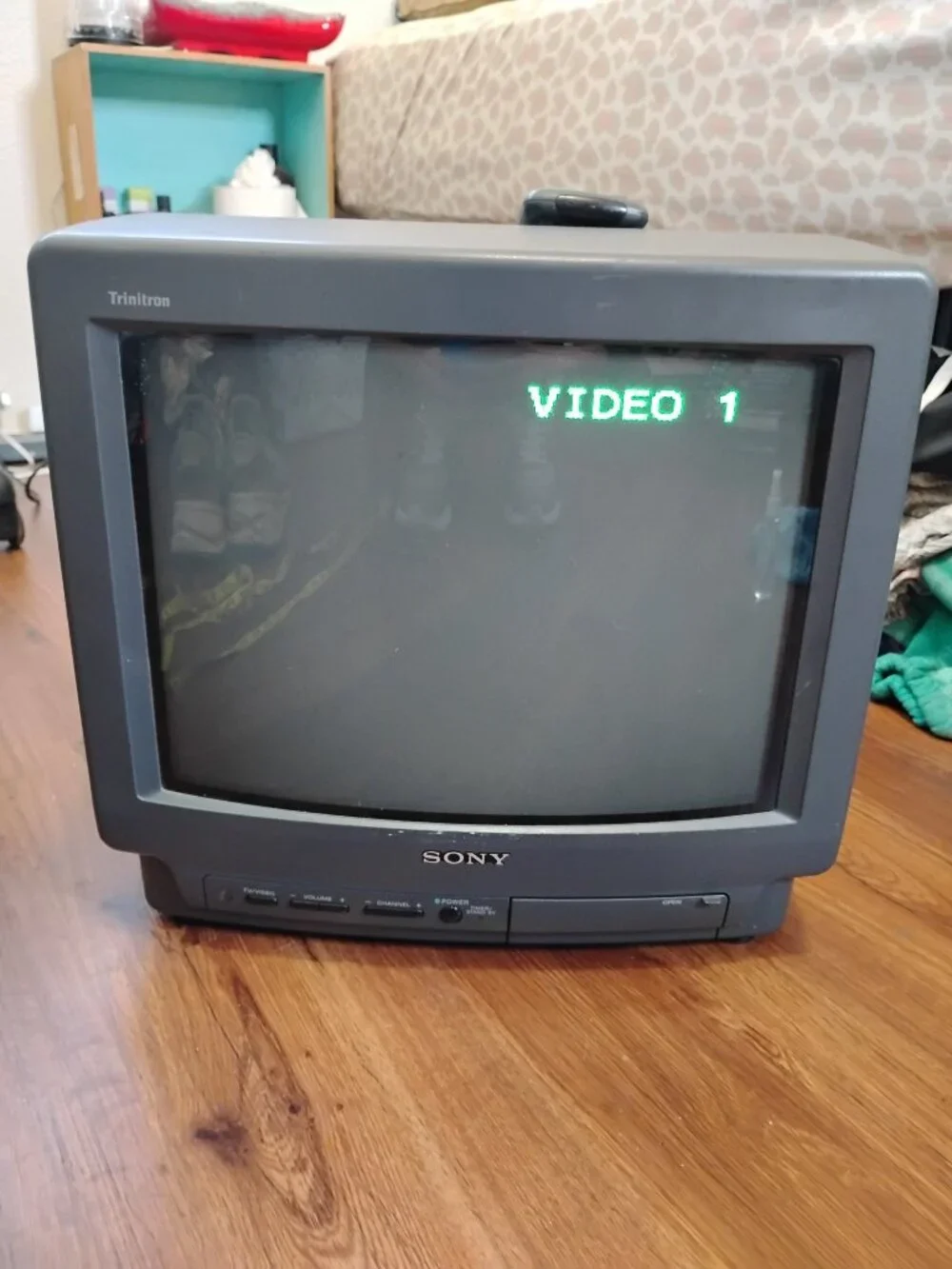 SONY Trinitron CRT Television KV-13TR28 13